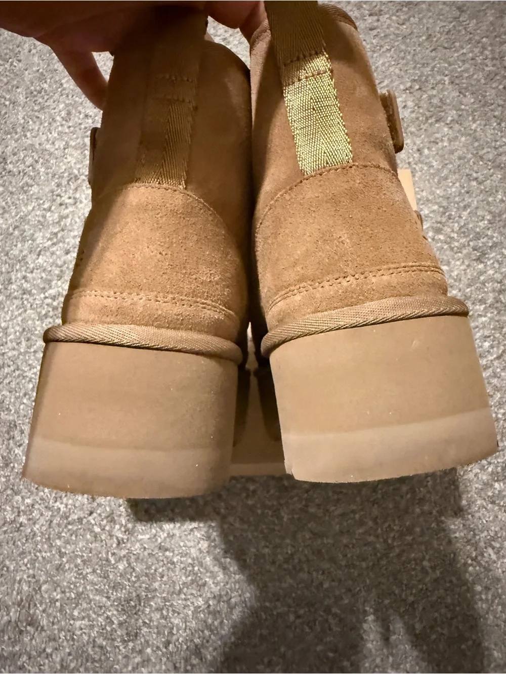 Ugg Chestnut platform size 7